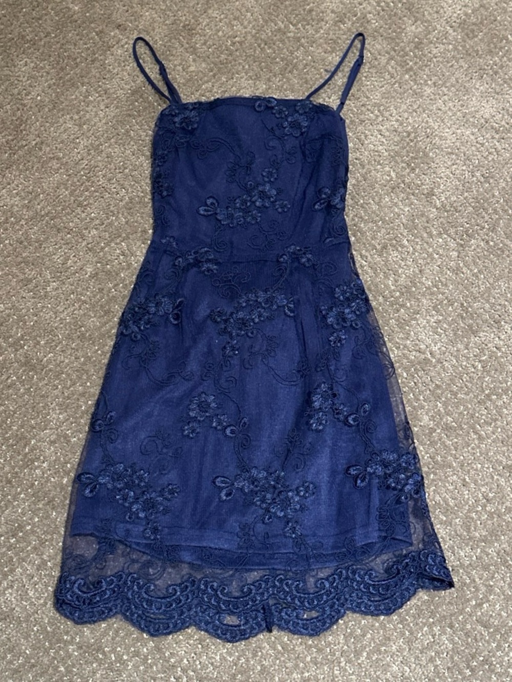 NEVER WORN Lucy in the Sky Navy Floral Lace Spaghetti Strap Dress Size Small